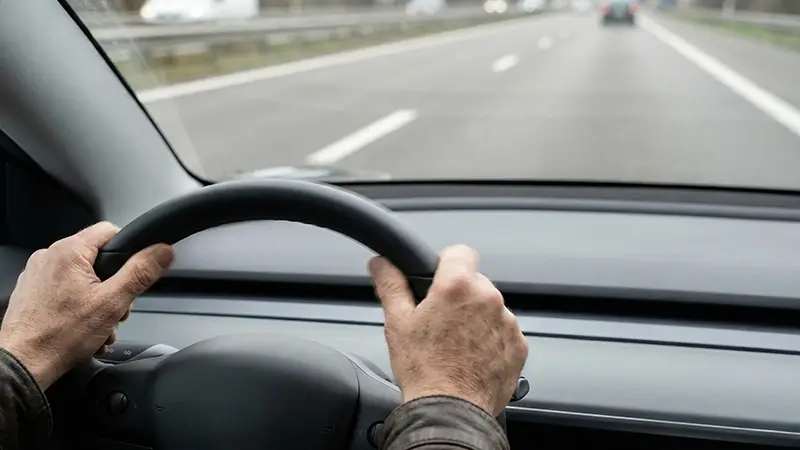 Frene basınca direksiyon neden titrer? Rot balans ayarı ve ön takım disk kontrolü