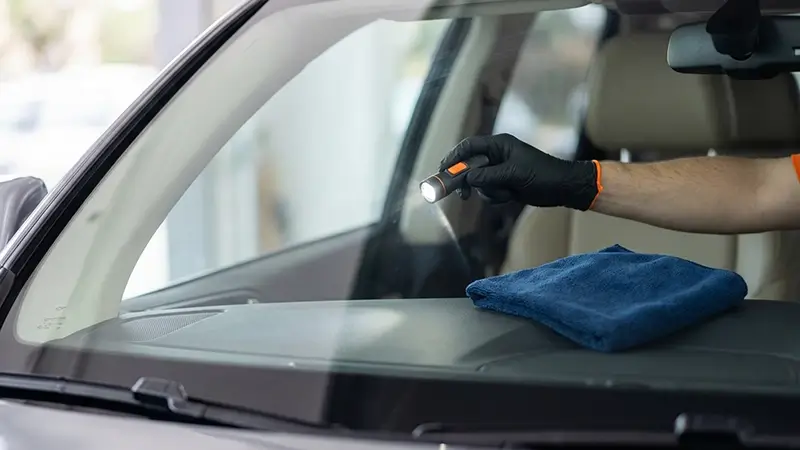 Oto kuaför sonrası teslim kontrolünde iç dış yüzey incelemesi